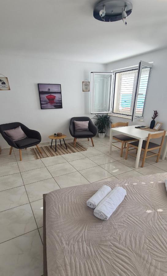 Apartmani Matea Затон Экстерьер фото